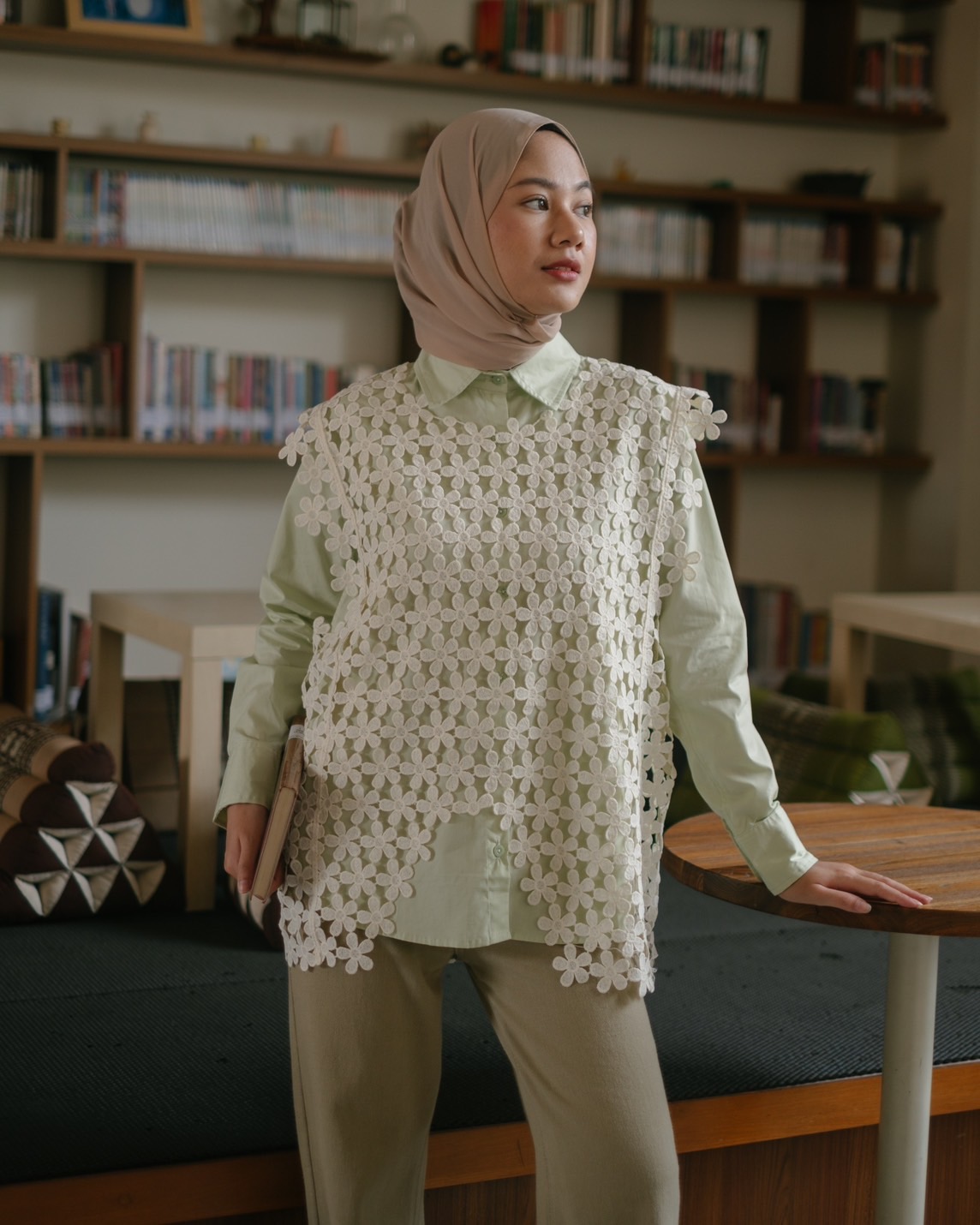 Calumia Vest Kode 2C Ivory