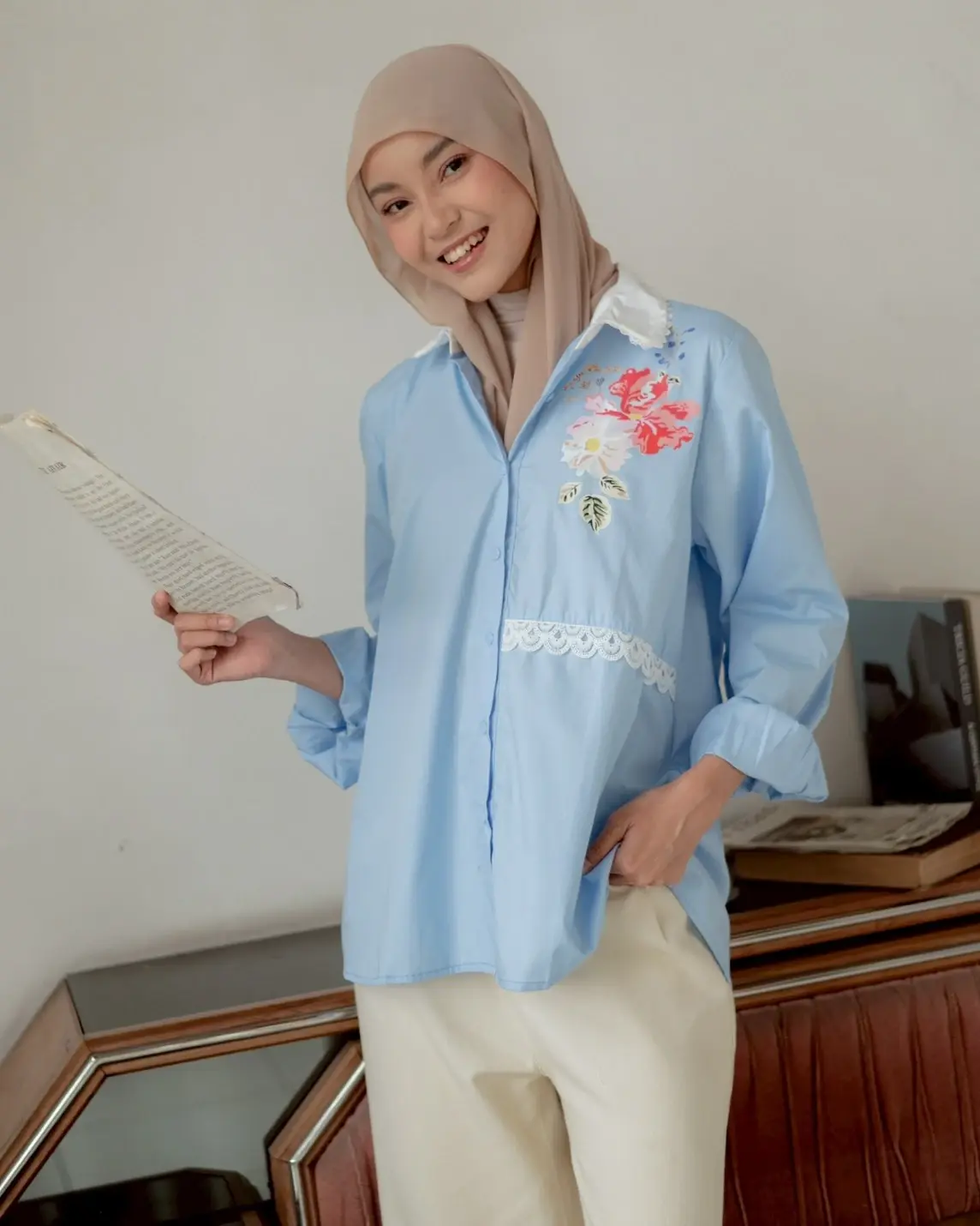 Safiya Shirt Blue - Image 2