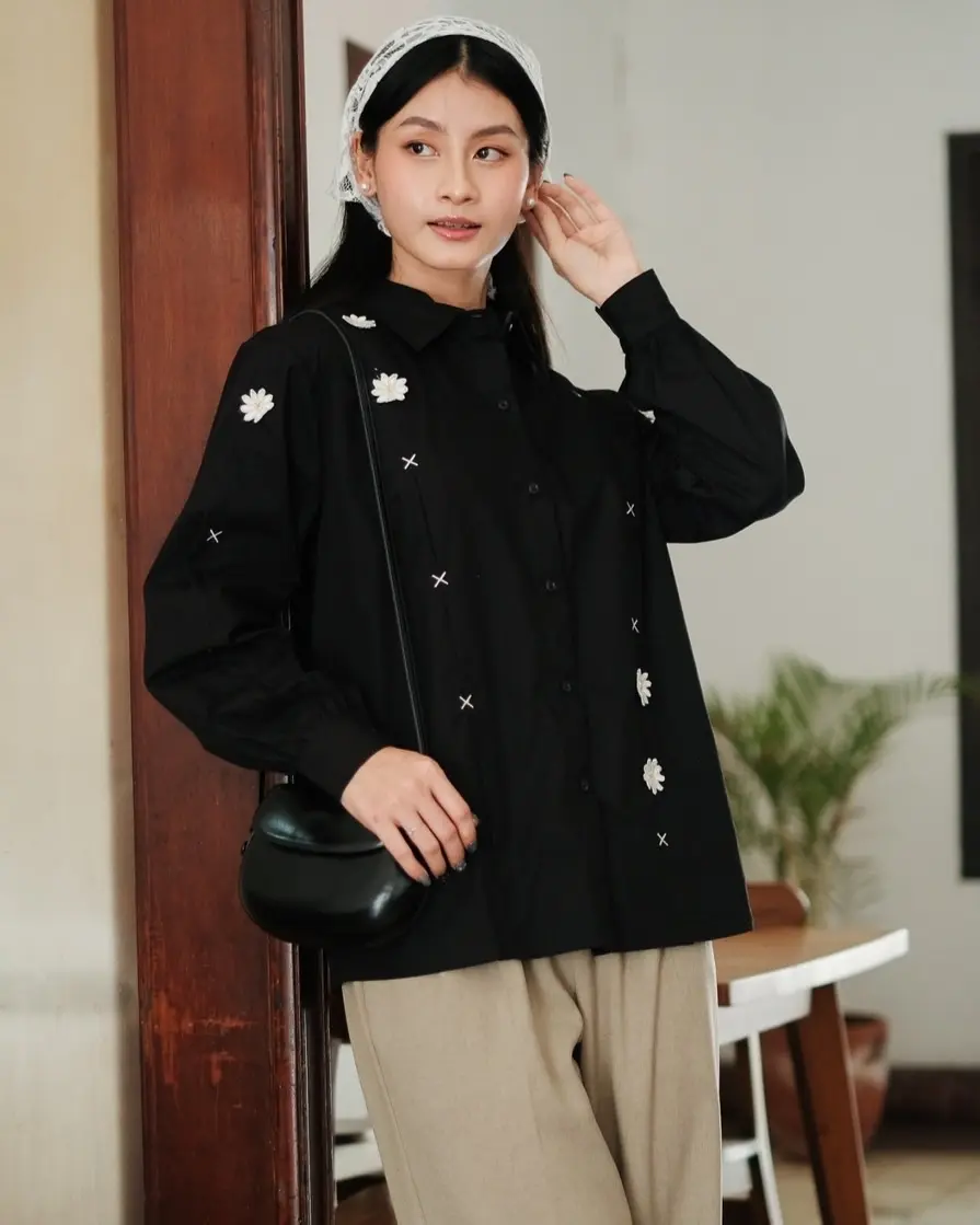 Alternative view of Lilian Shirt Black