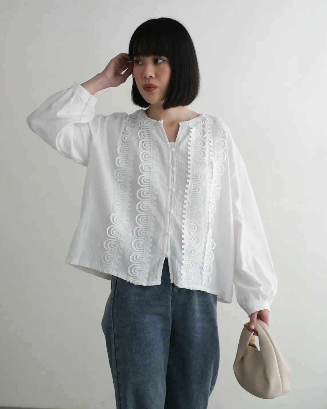 Karina Shirt Kode 276C/10809 Broken White