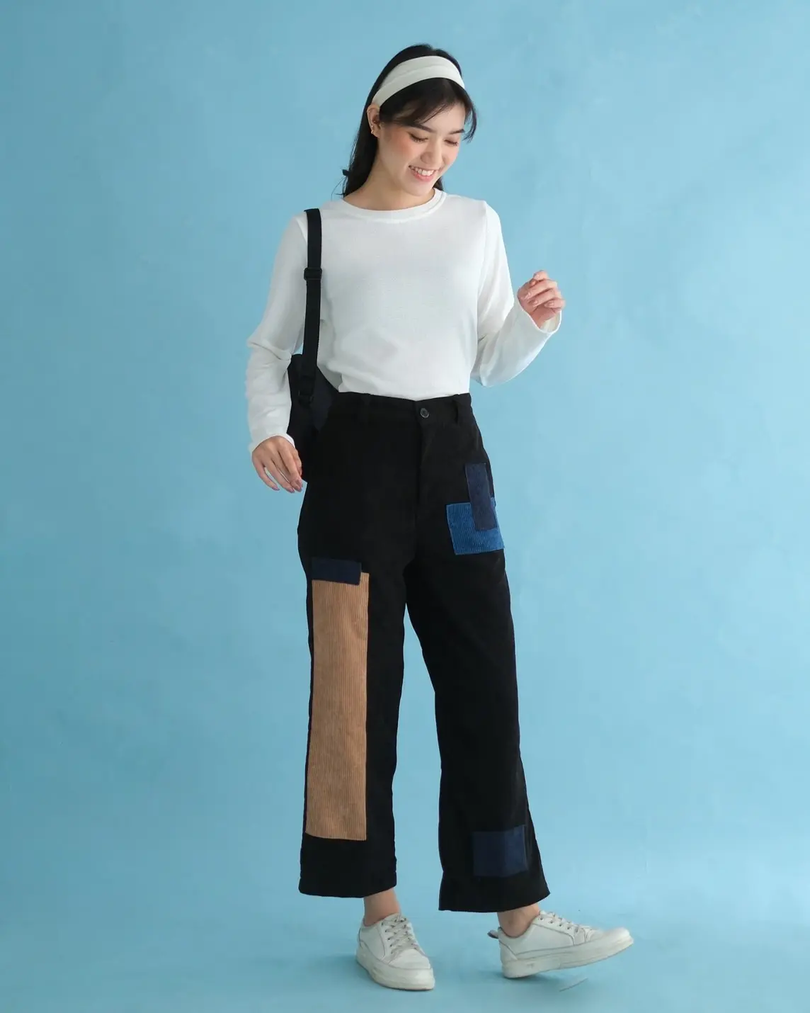 Rael Corduroy Pants Black - Image 3