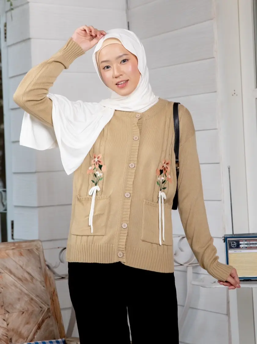 (Grandpa’S) Gloria Cardi Khaki