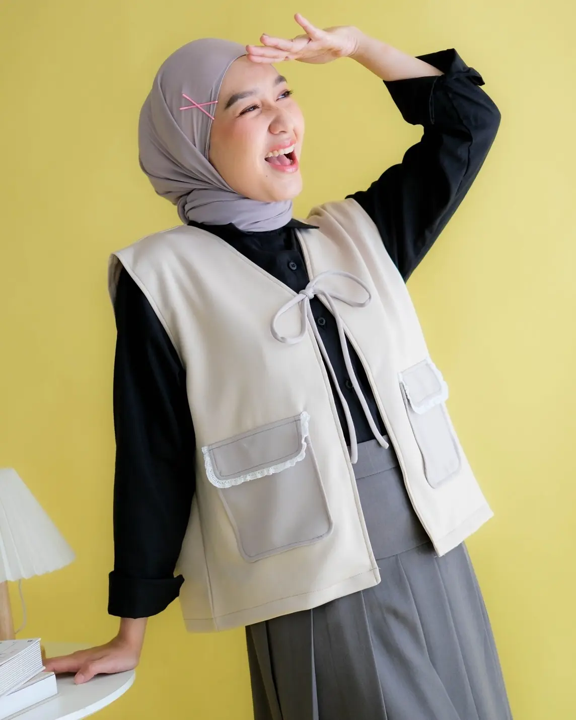 Juliet Vest Beige - Image 3