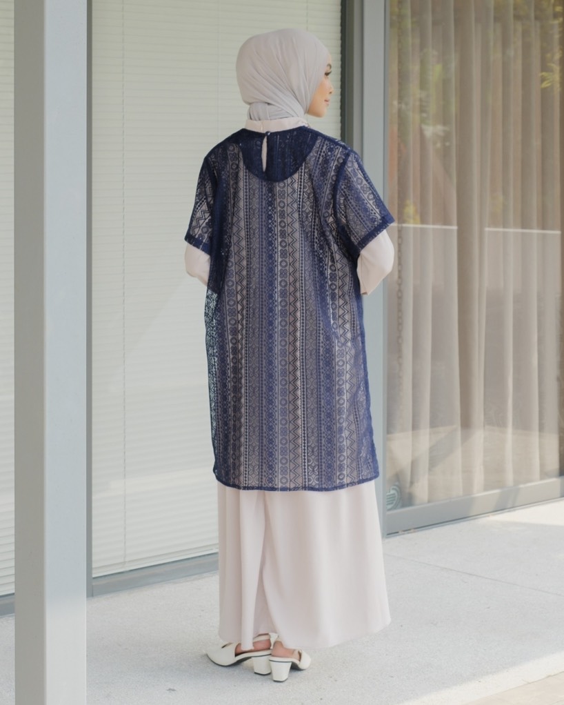 Amera Maxi Dress Navy - Image 3