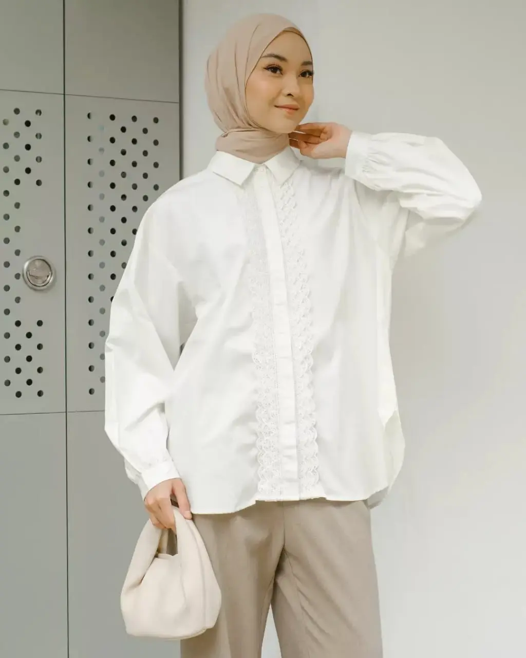 Mara Shirt Broken White - Image 2