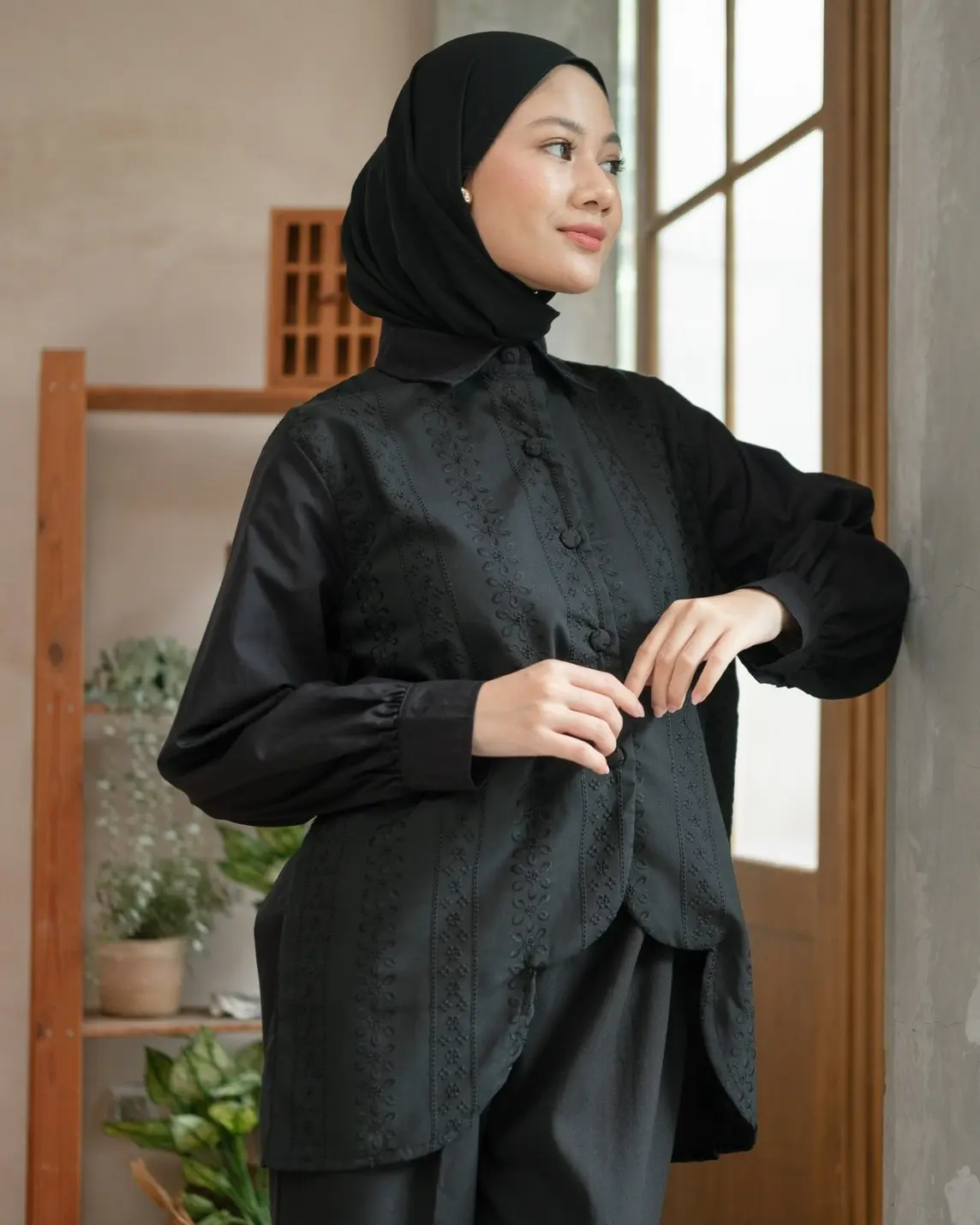 Nathanya Shirt Black - Image 3