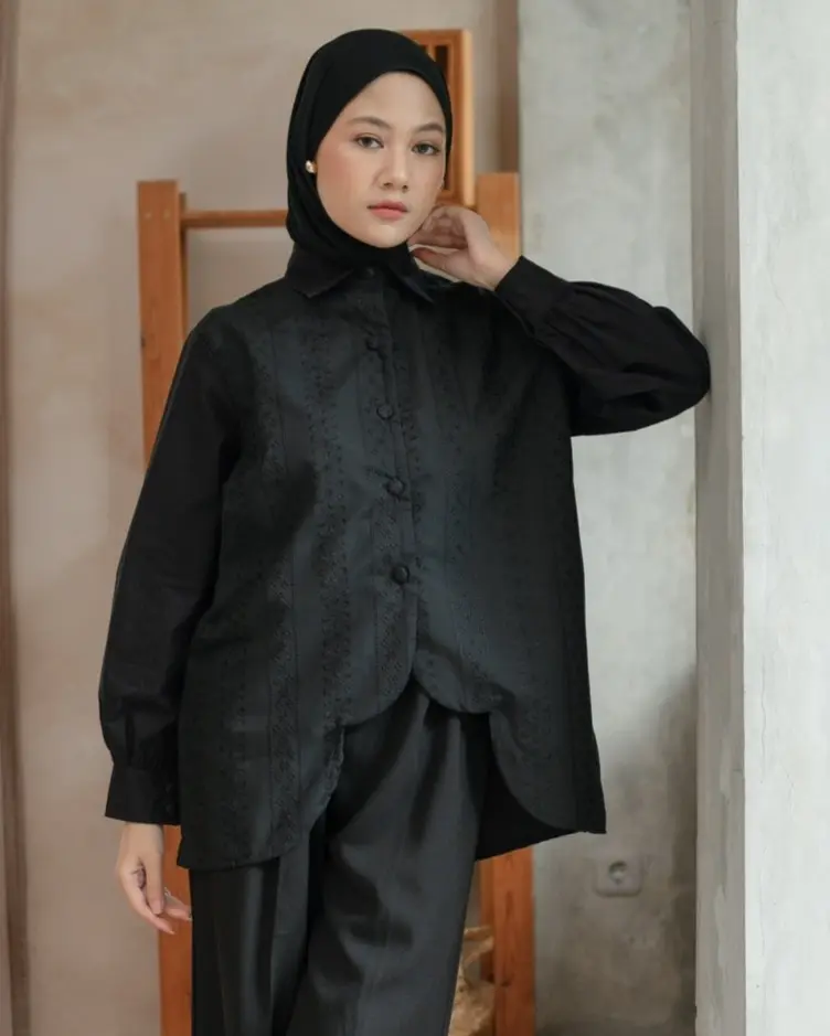 Nathanya Shirt Black - Image 2