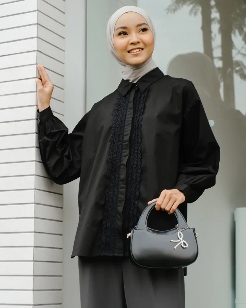 Mara Shirt Black