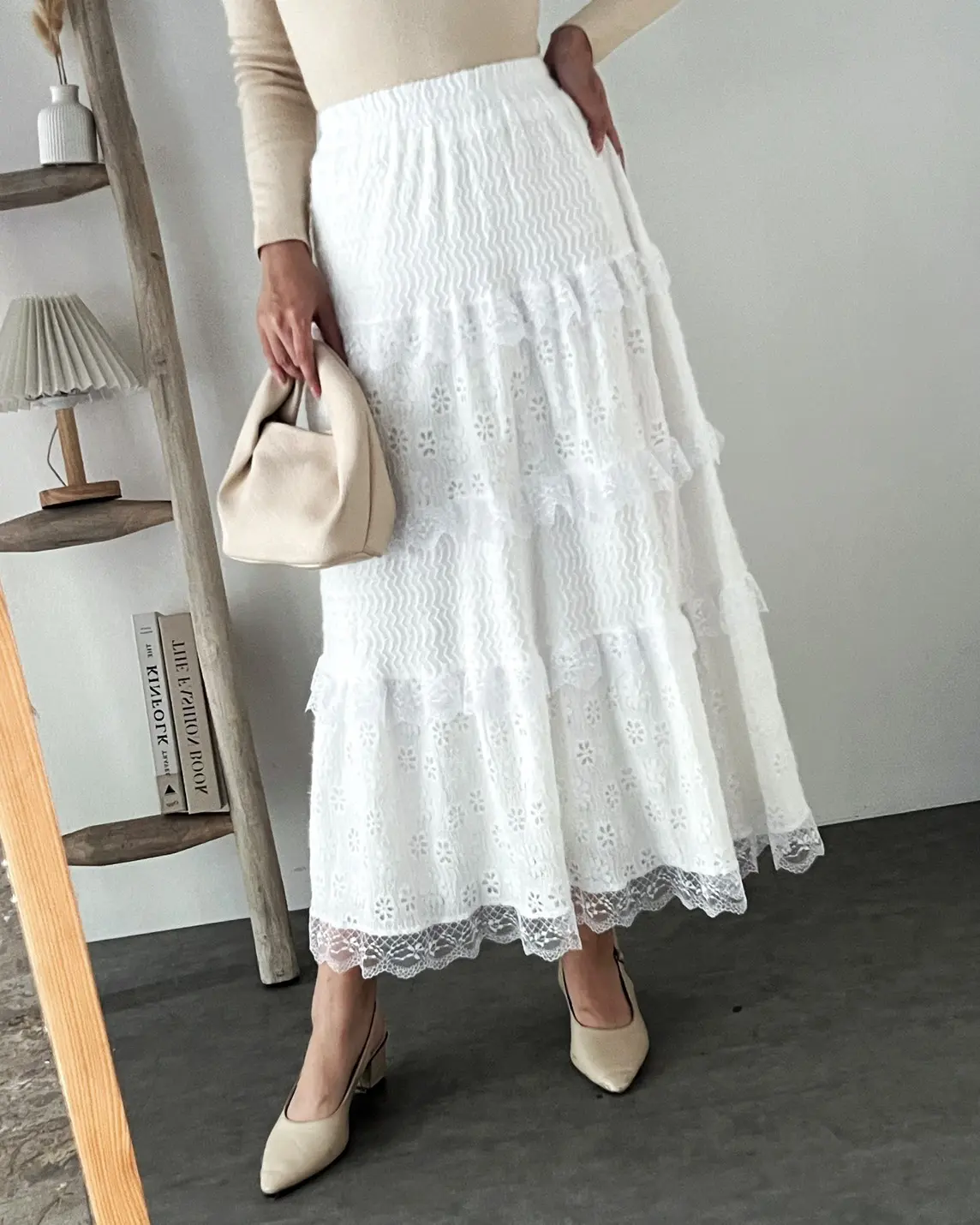 Livyra Skirt Kode 224E White