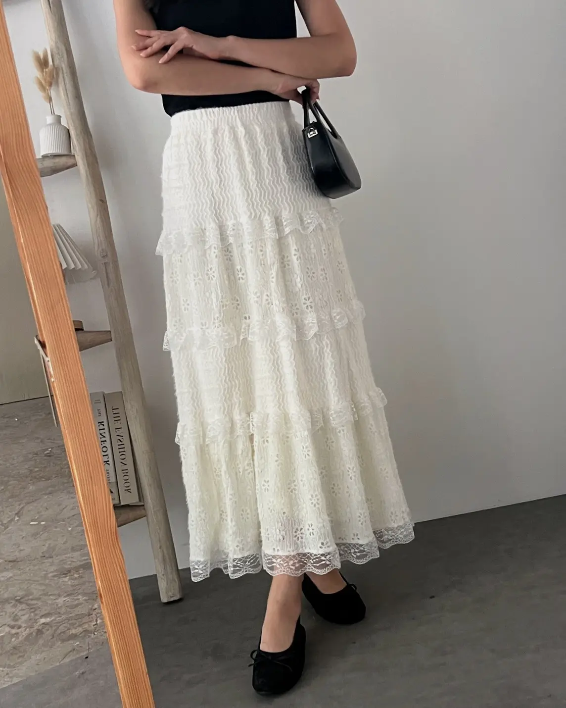Livyra Skirt Kode 224E Broken White