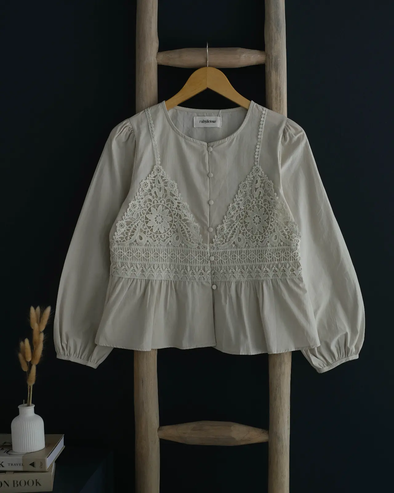 Istari Shirt Kode 623E Beige