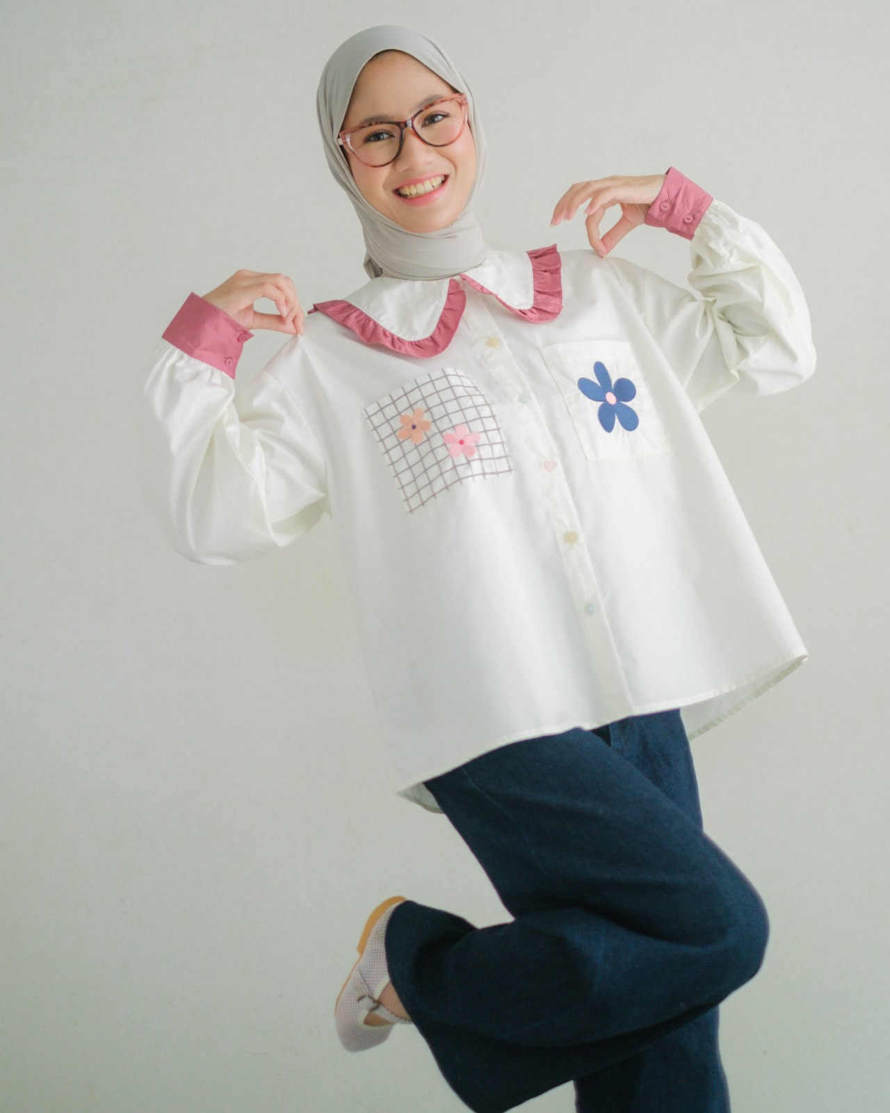 Audre Shirt Kode 1408 Broken White-Red Plum - Image 2