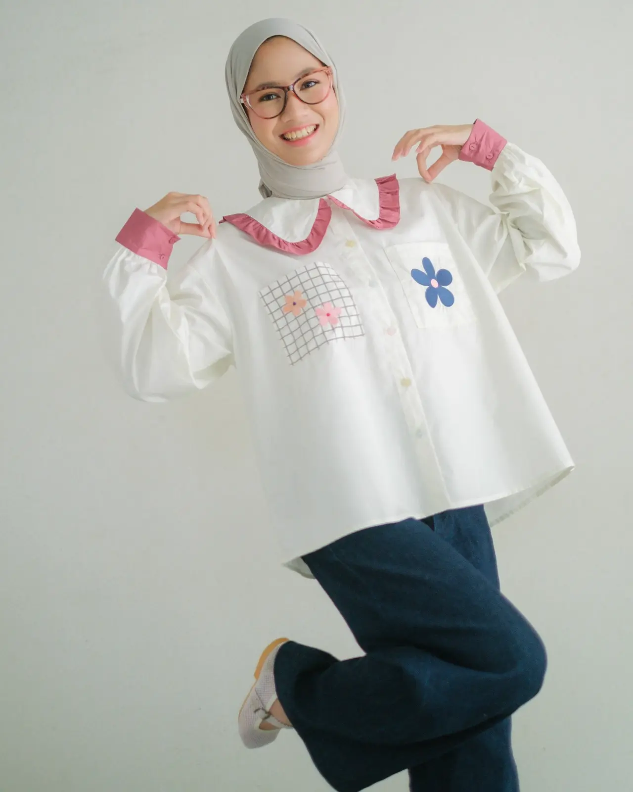 Audre Shirt Kode 1408 Broken White-Red Plum - Image 2