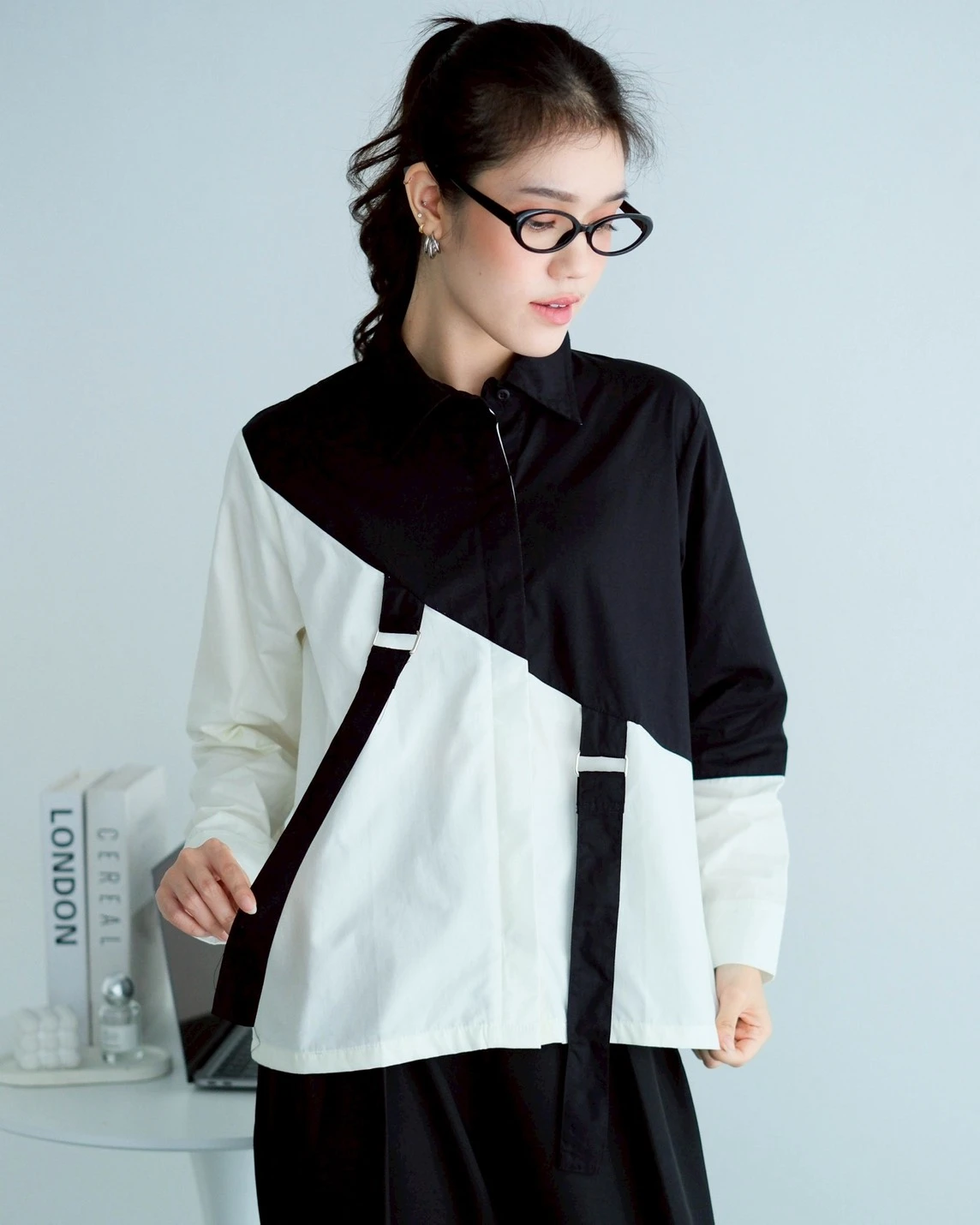 Evelyn Shirt Black-Broken White - Image 4