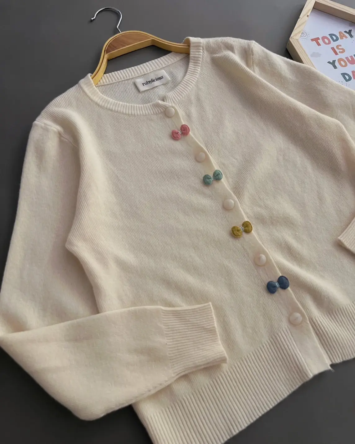 Xenira Cardi Kode 230F Broken White - Image 2