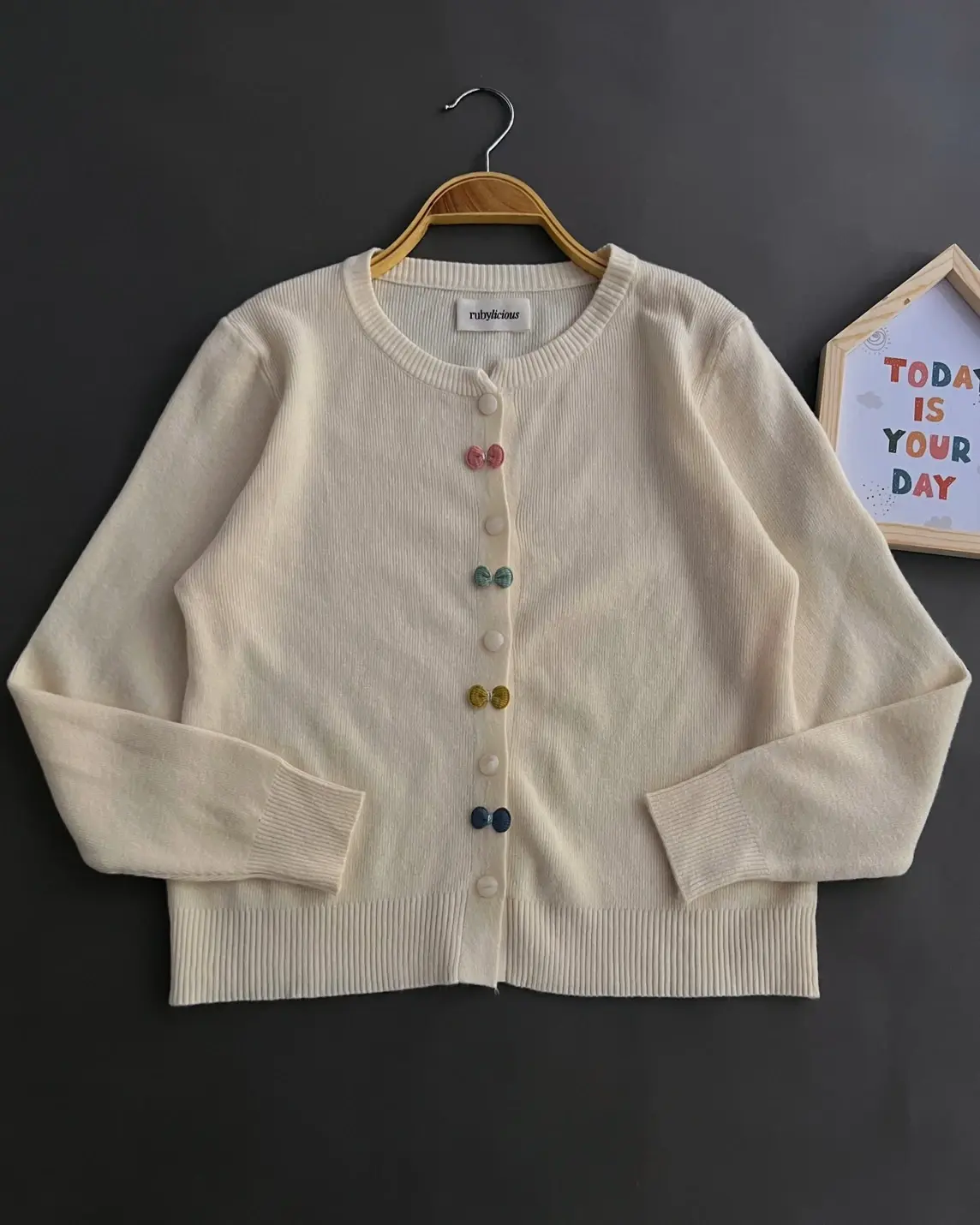 Xenira Cardi Kode 230F Broken White
