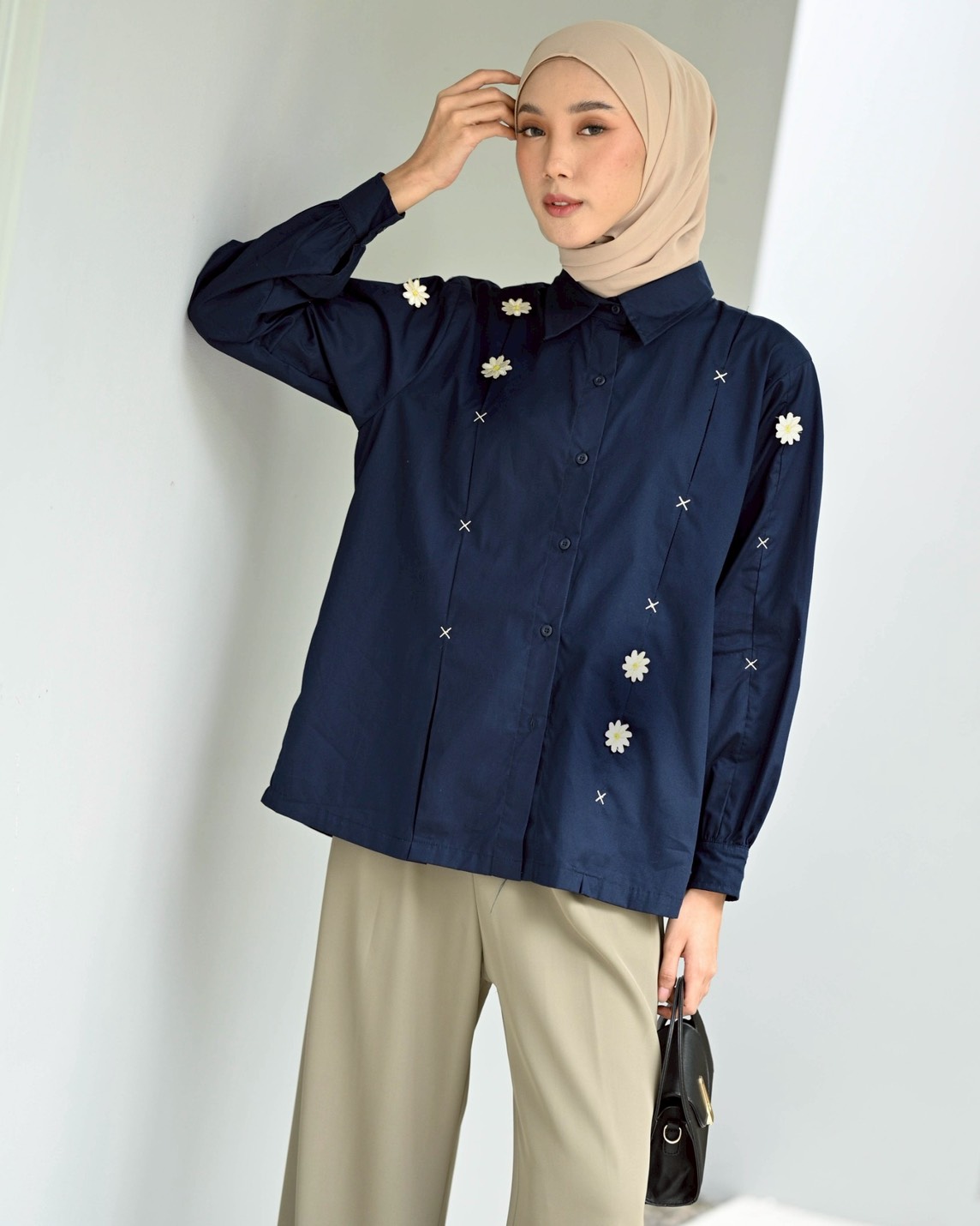 Lilian Shirt Midnight Blue - Image 5
