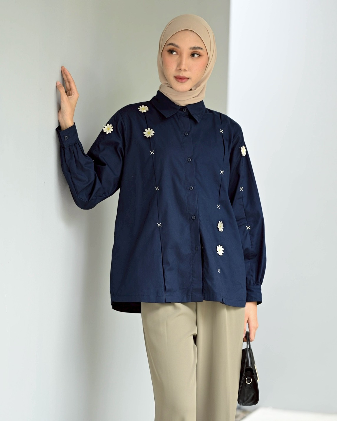 Lilian Shirt Midnight Blue - Image 4