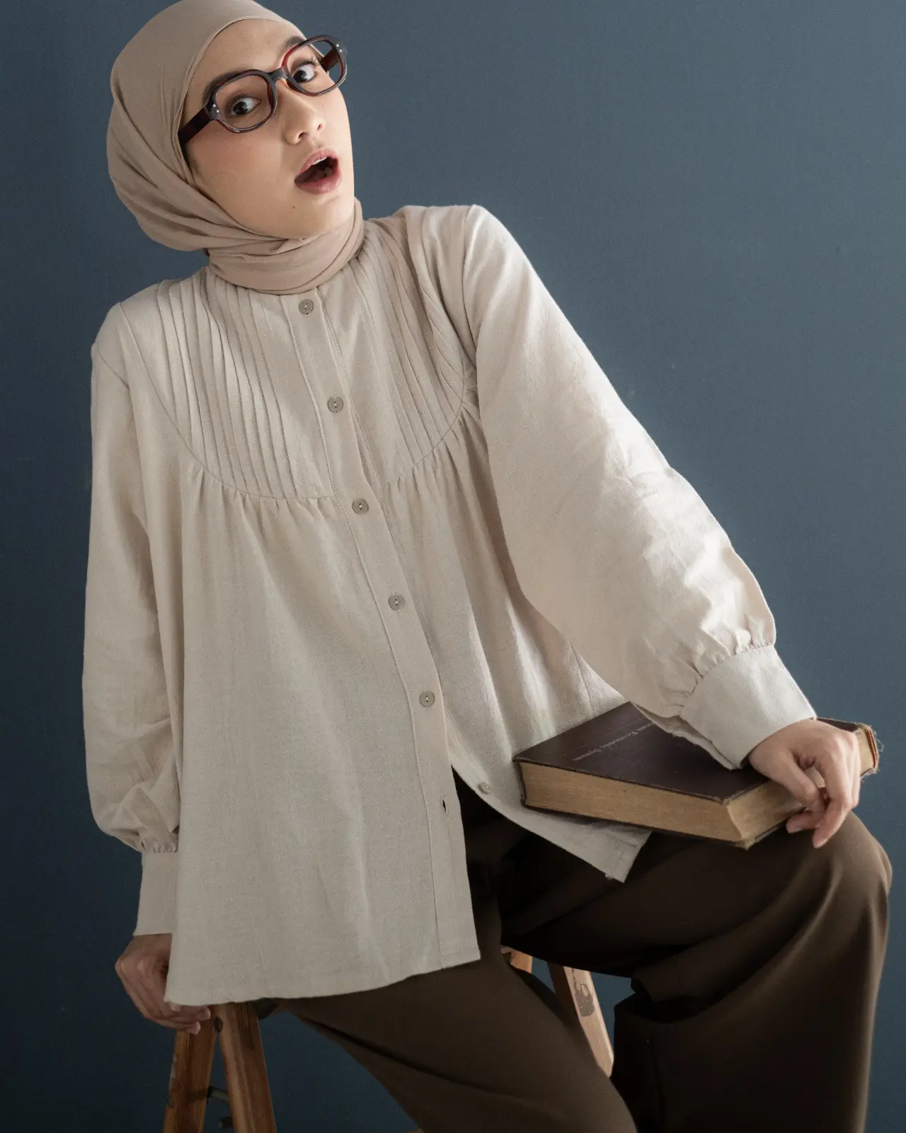 Inez Shirt Kode Mr 2498 Beige