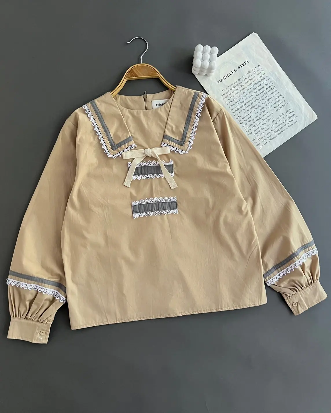 Tyla Blouse Beige