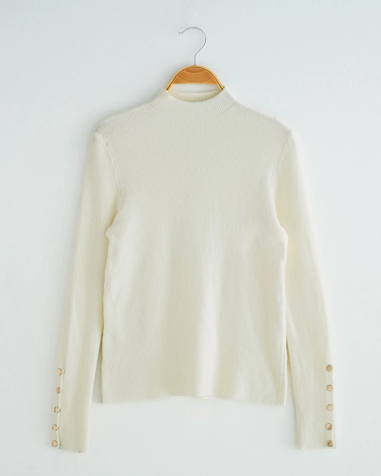 Heera Turtleneck Longsleeve Kode 255G Broken White