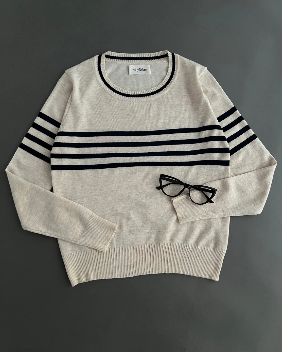 Dione Longsleeve Kode 310H Beige