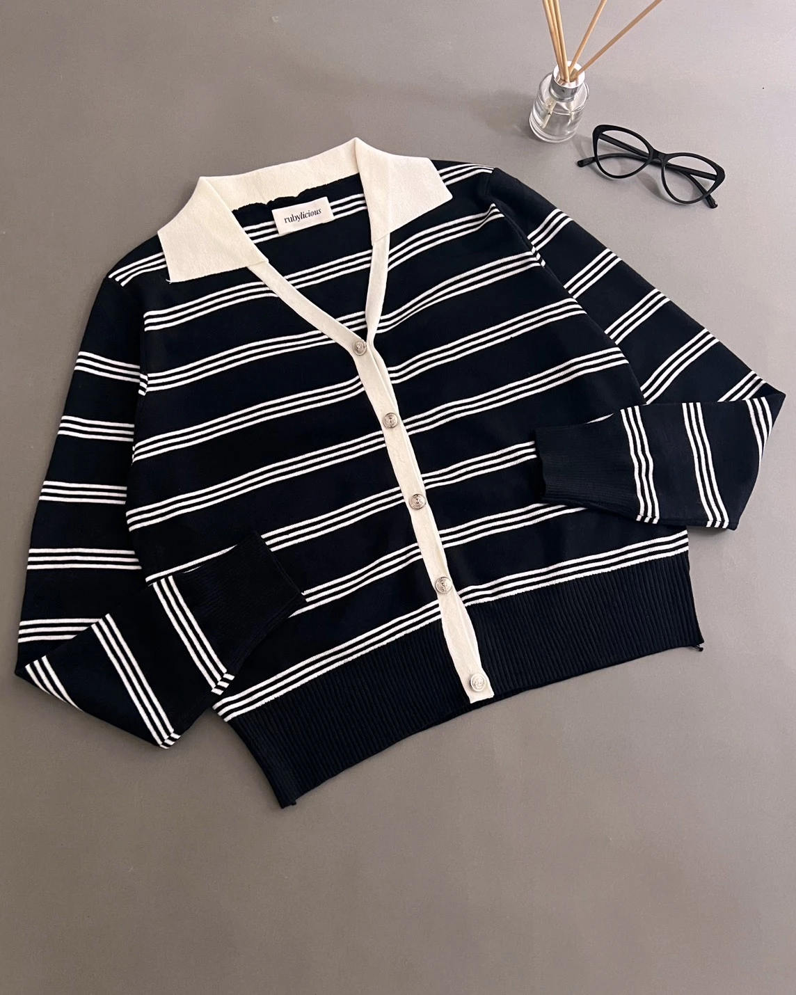 Grazie Stripe Cardi Kode 288H Black