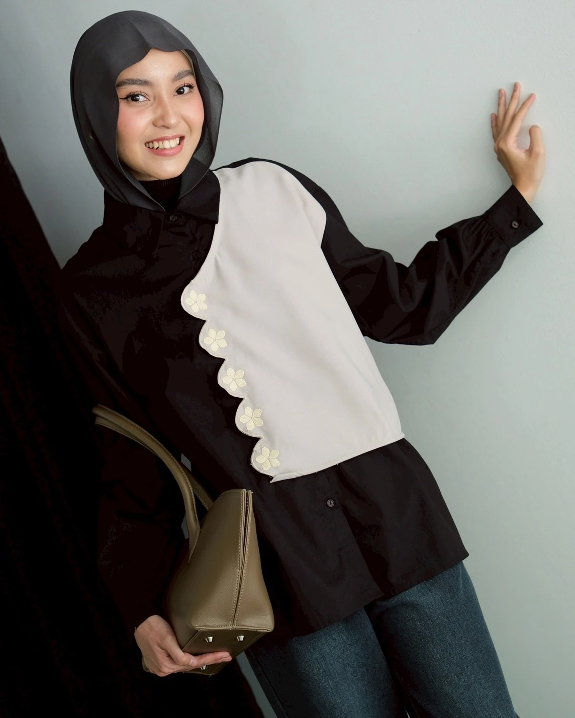 Alternative view of Kastreya Shirt Kode 20377 Black