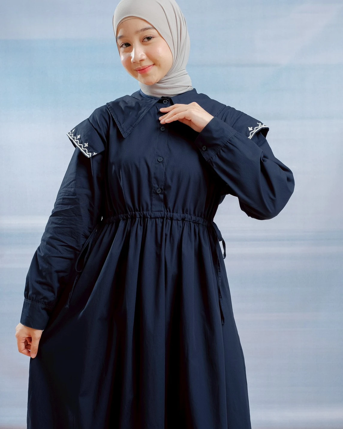 Alternative view of Soraya Maxi Dress Navy