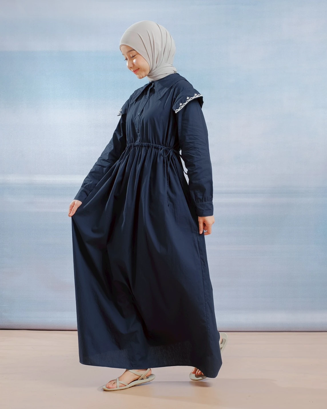 Soraya Maxi Dress Navy - Image 3