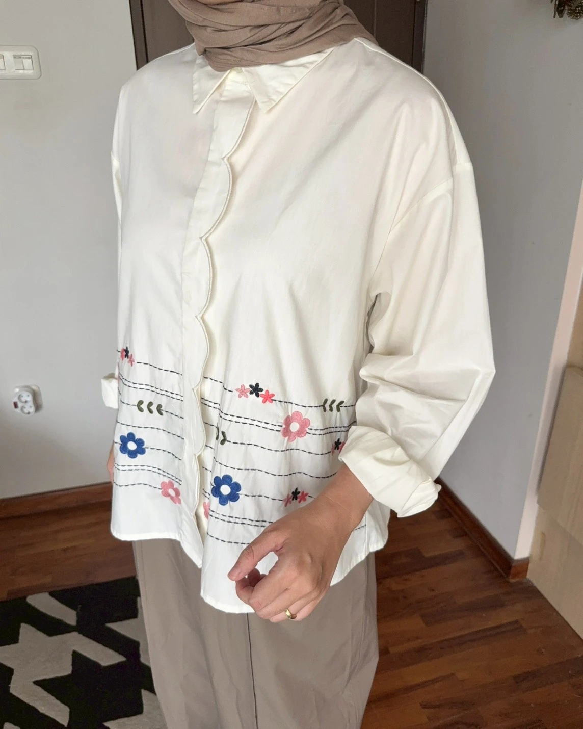 Biya Shirt Kode 3303 Broken White