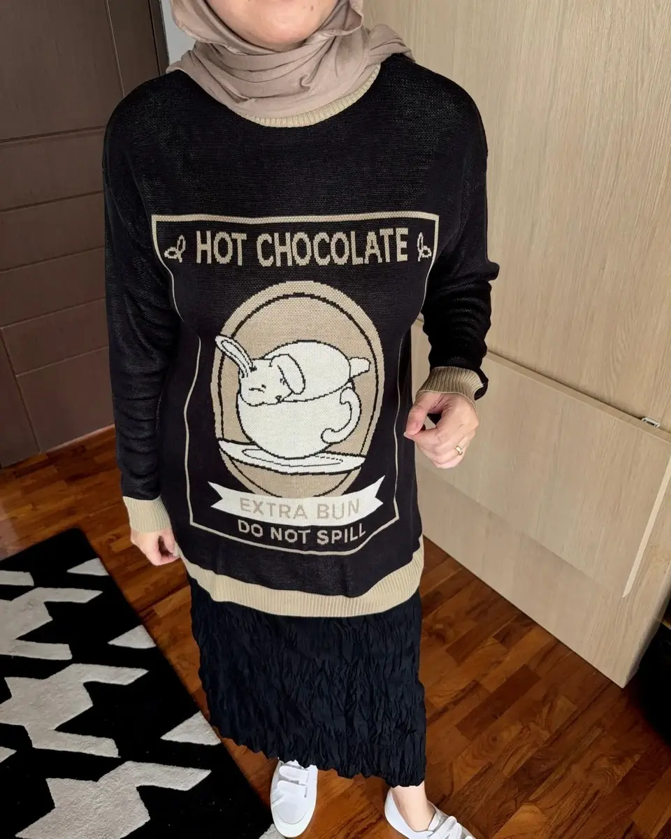 Usagi Sweater Black - Image 3