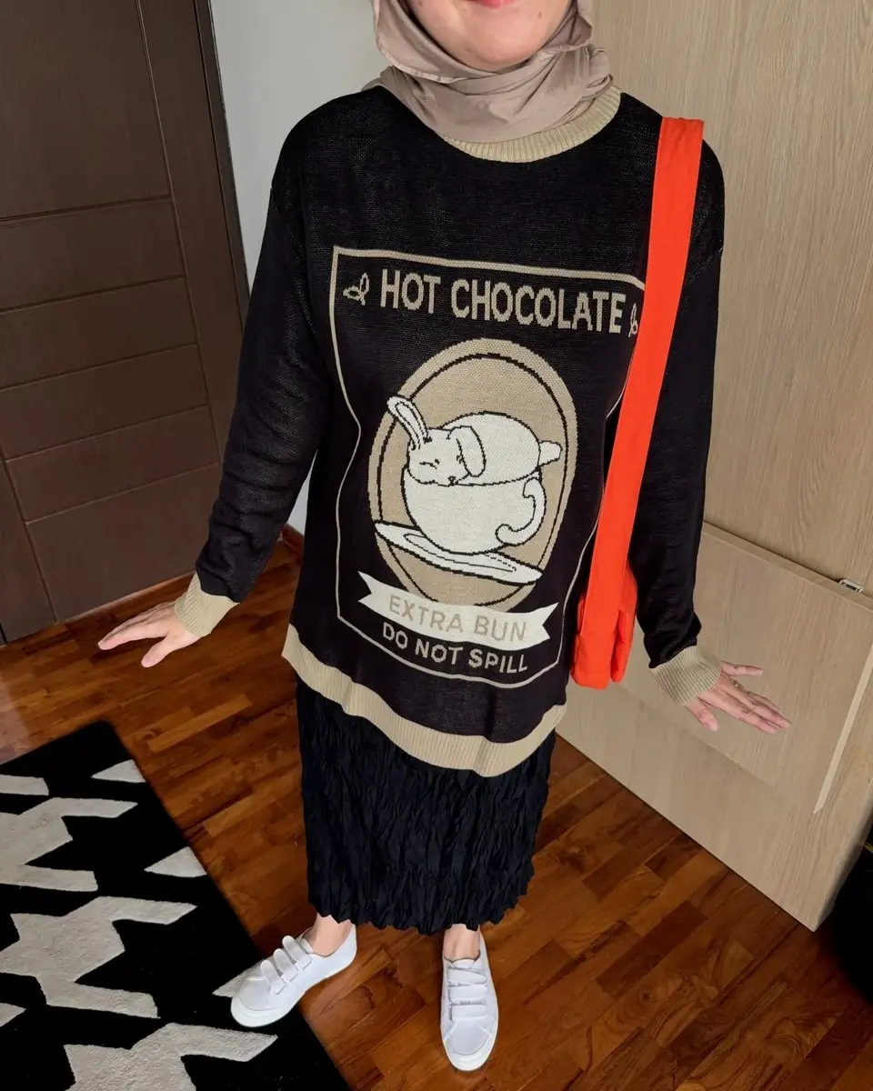 Usagi Sweater Black - Image 2