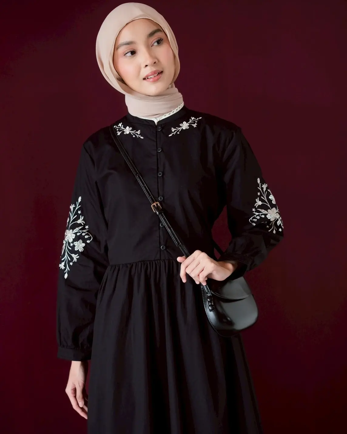 Ainaz Maxi Dress Black - Image 2
