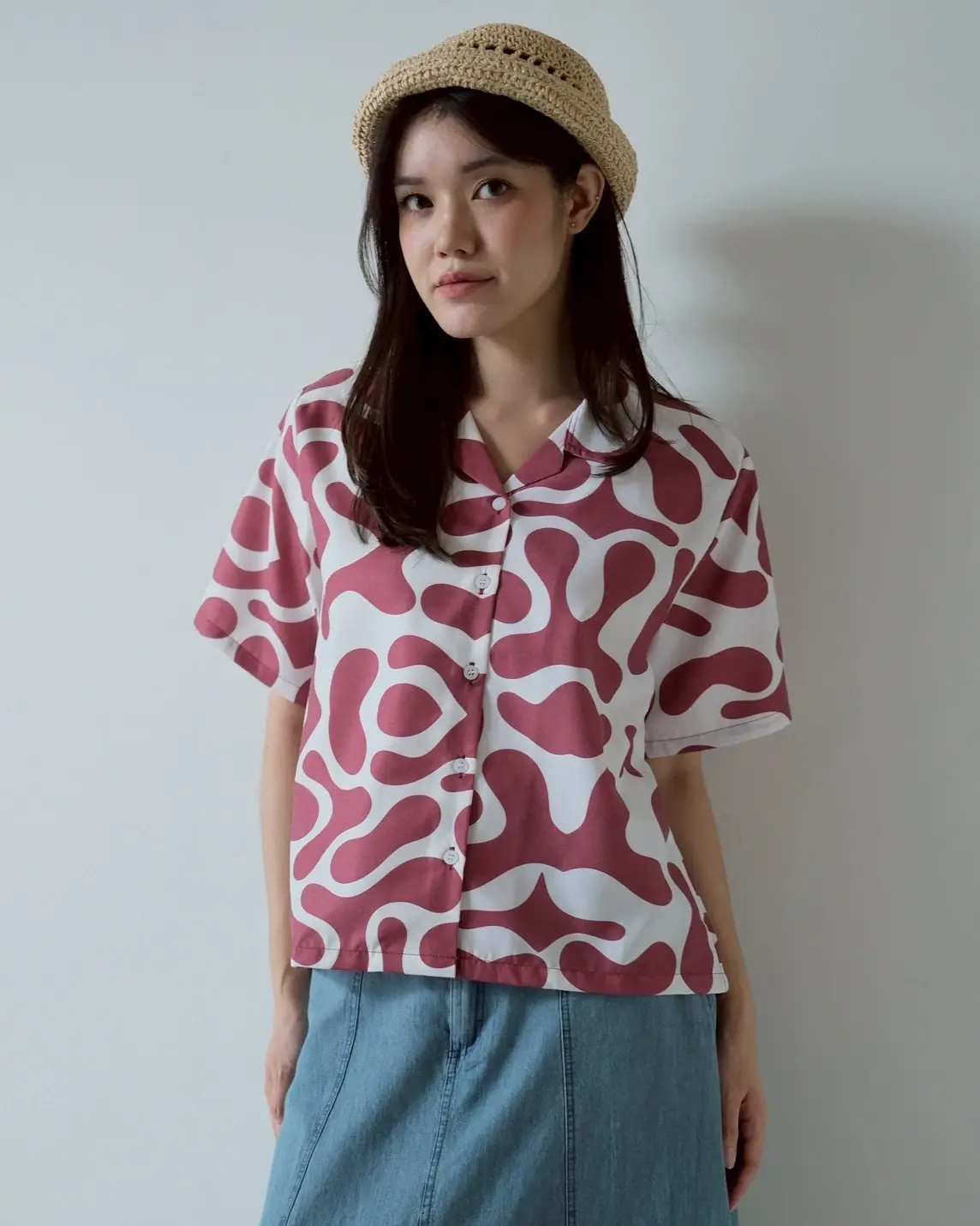 Alternative view of Amoeba Shirt Red
