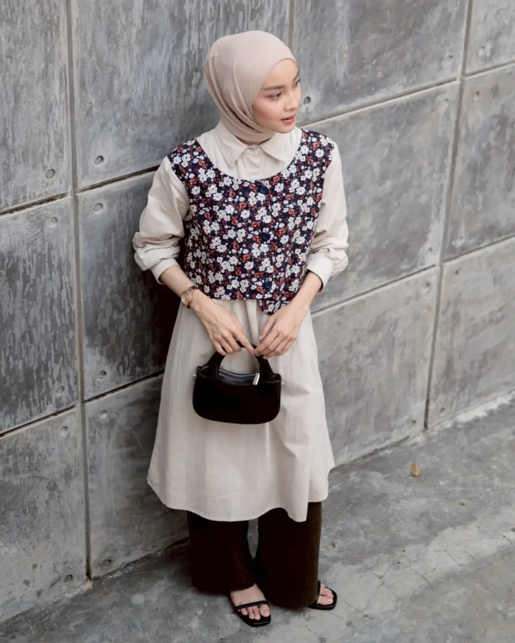 Moiru Midi Dress Beige