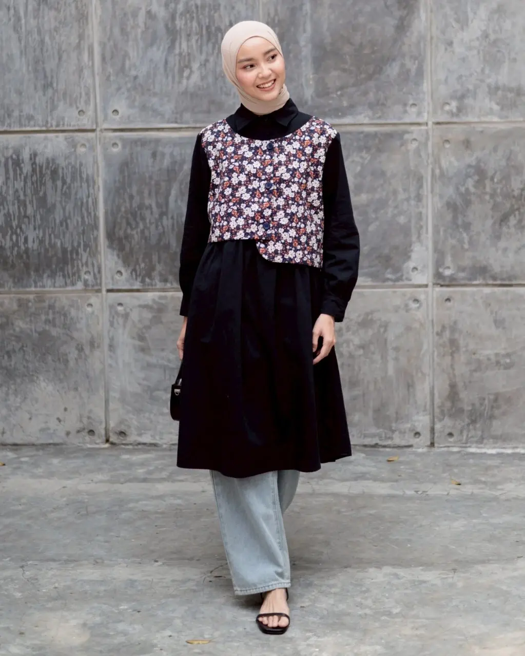 Moiru Midi Dress Black