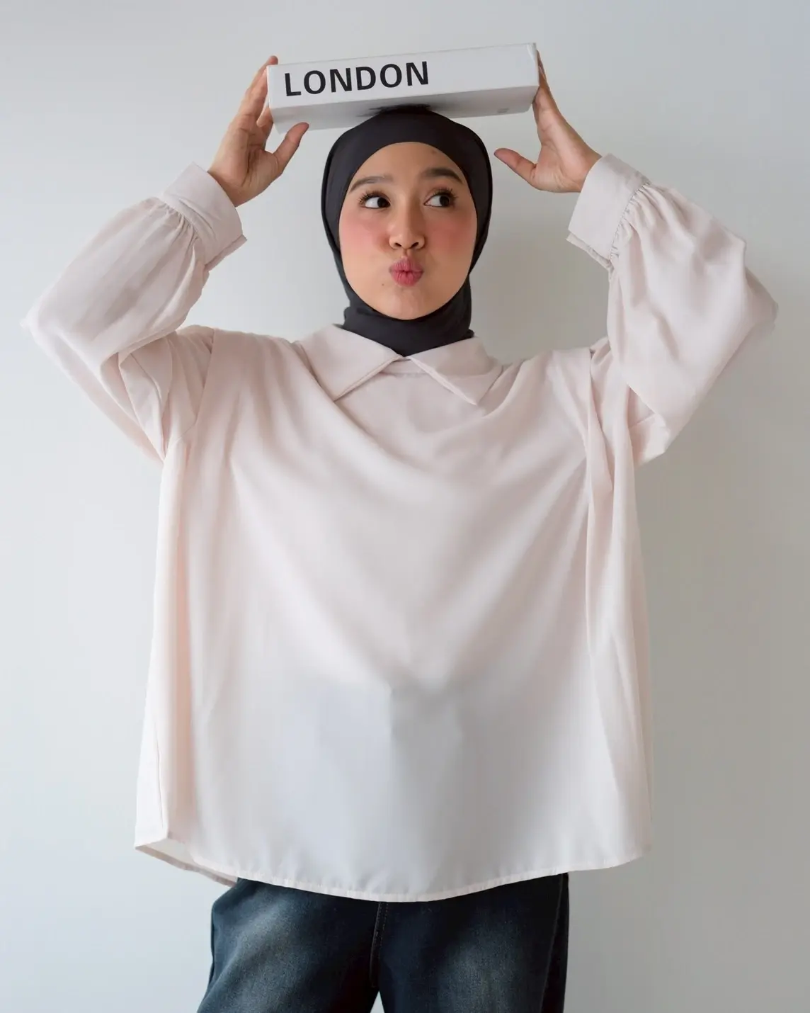 Briane Blouse Beige - Image 3