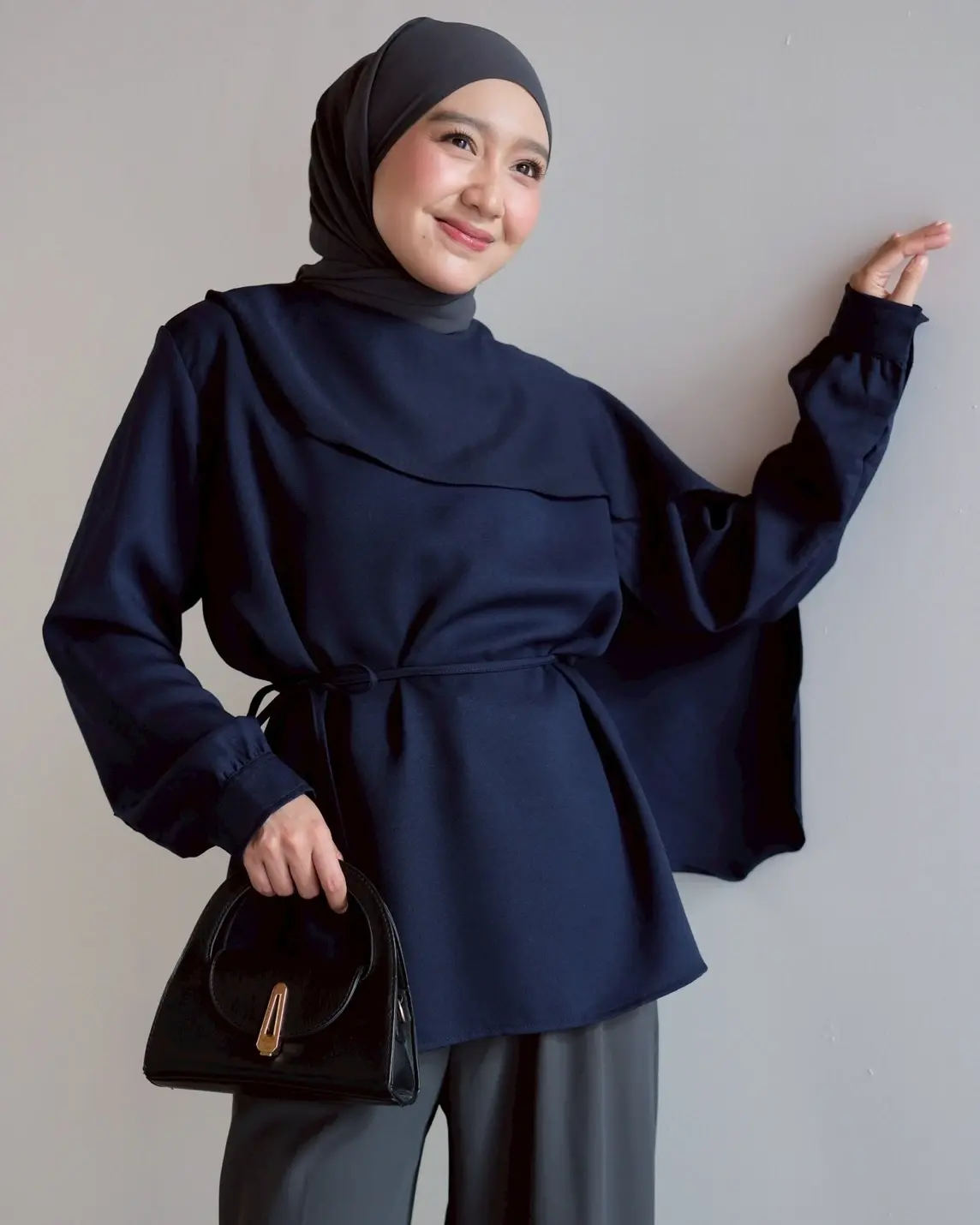 Blainn Blouse Navy