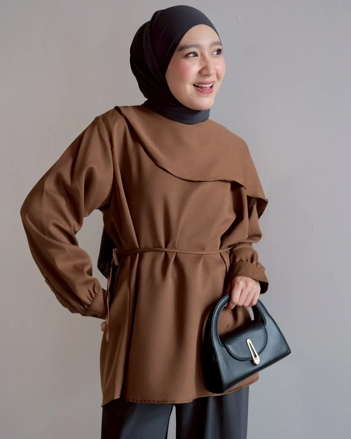 Alternative view of Blainn Blouse Brown