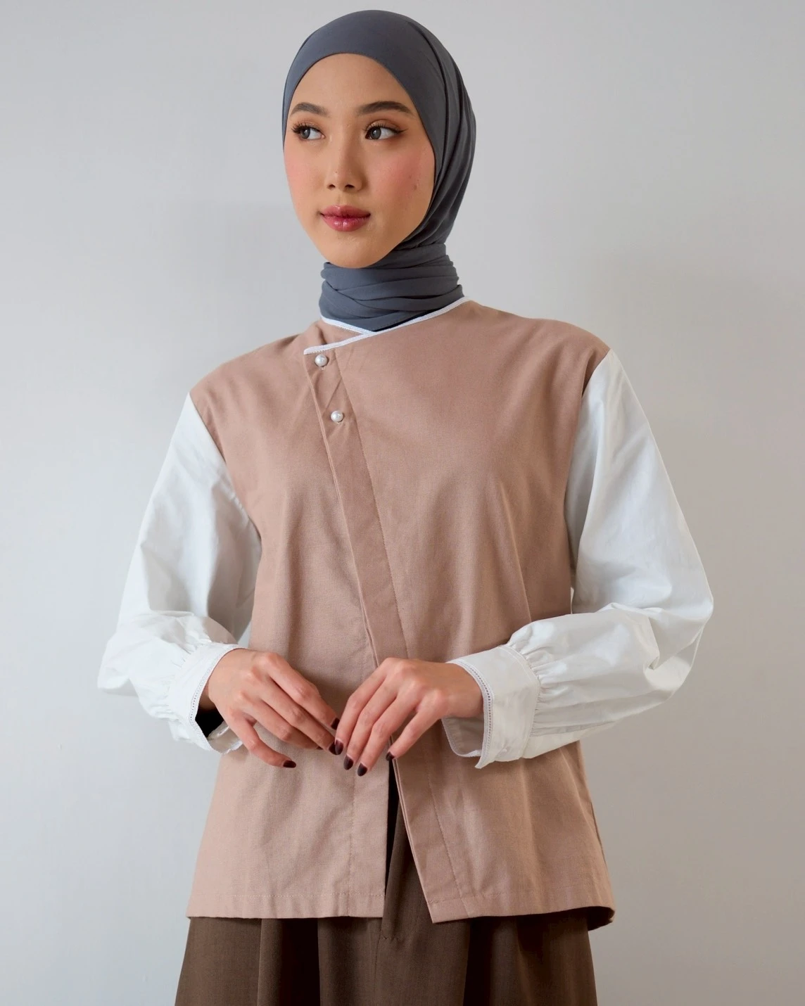 Alternative view of Gileth Blouse Khaki