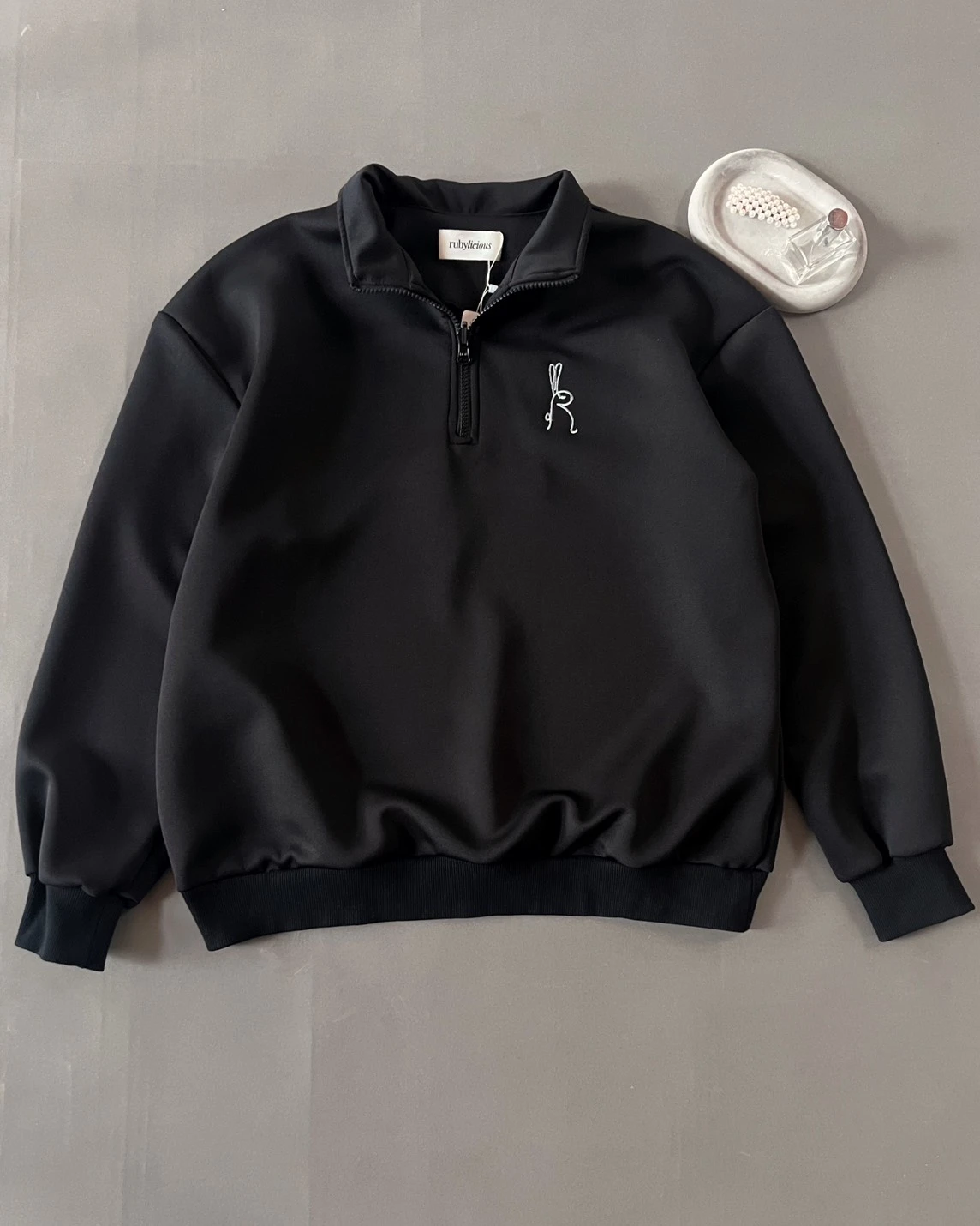 Mauri Zip Sweater Black