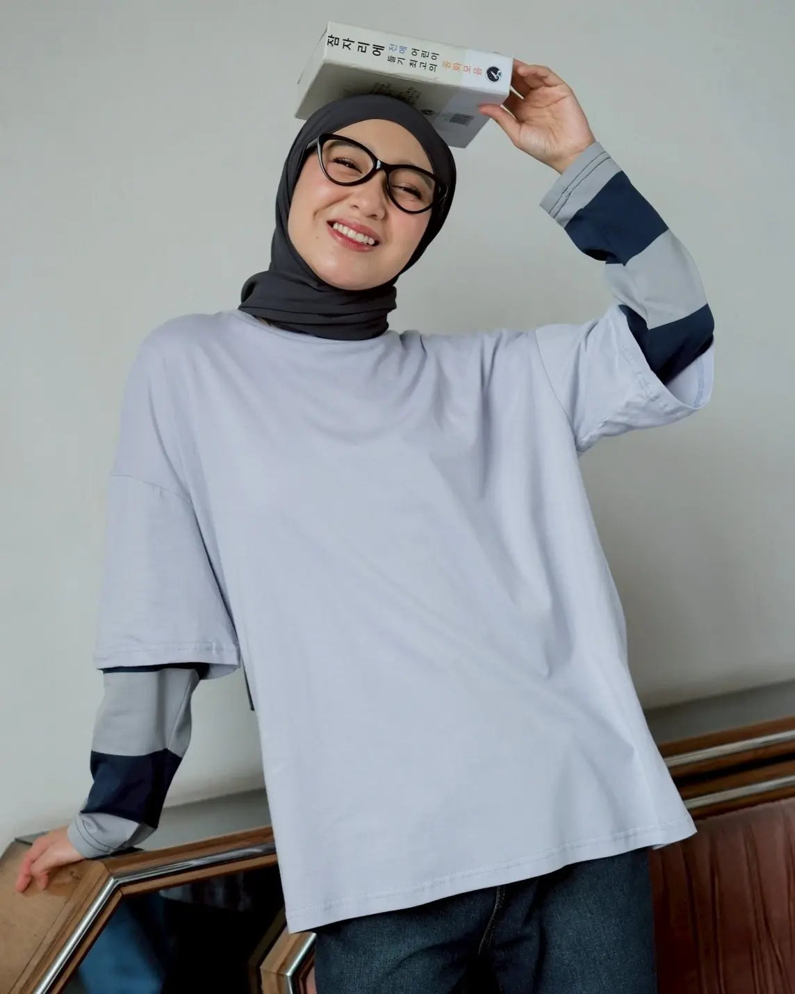 Alternative view of Lunesa Longsleeve Light Grey