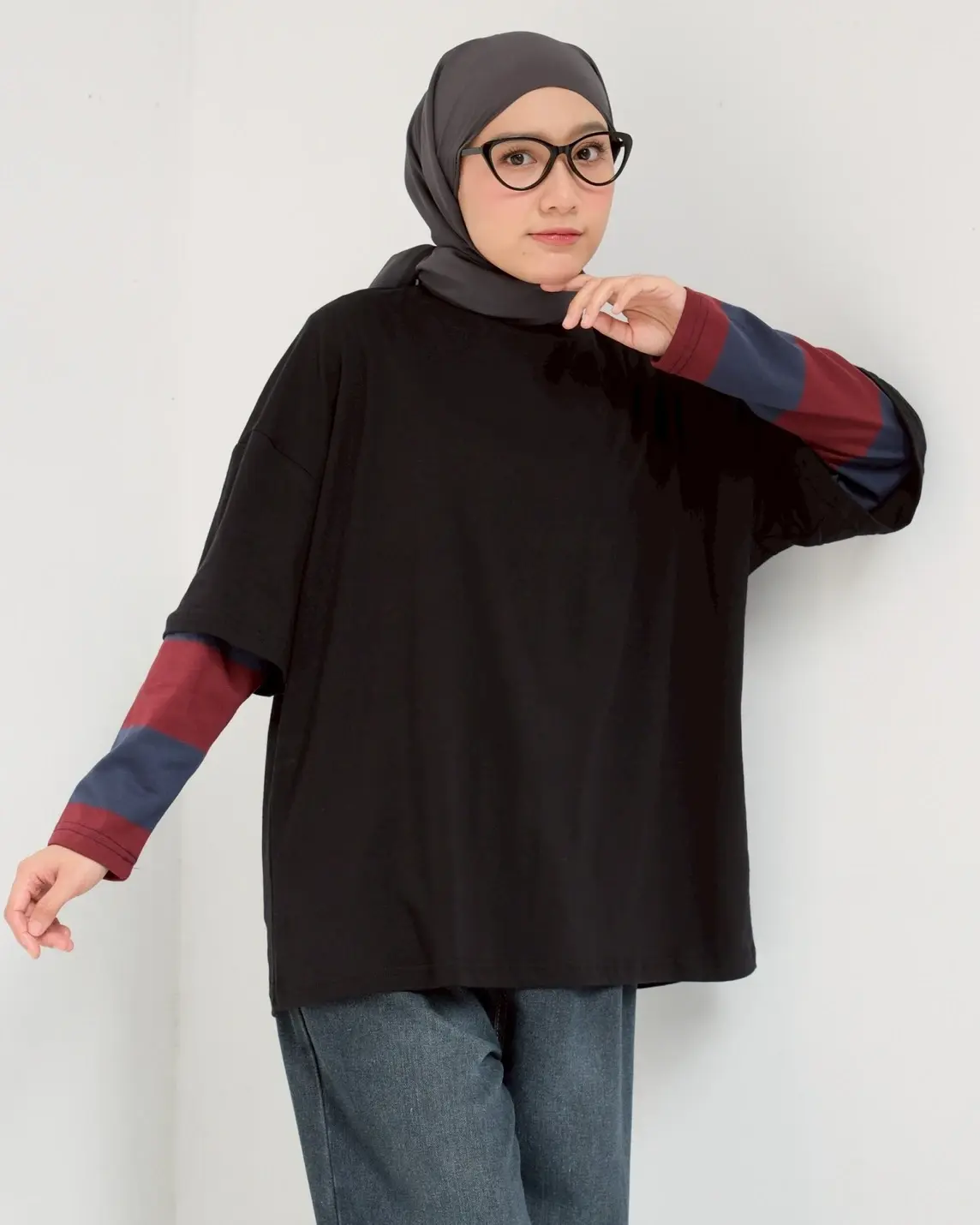 Alternative view of Lunesa Longsleeve Black-Maroon-Navy