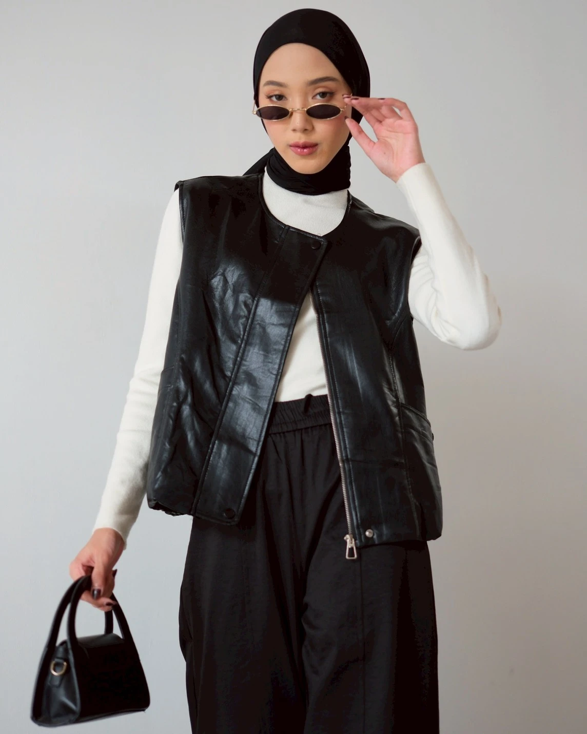 Winola Leather Vest Kode 170M Black