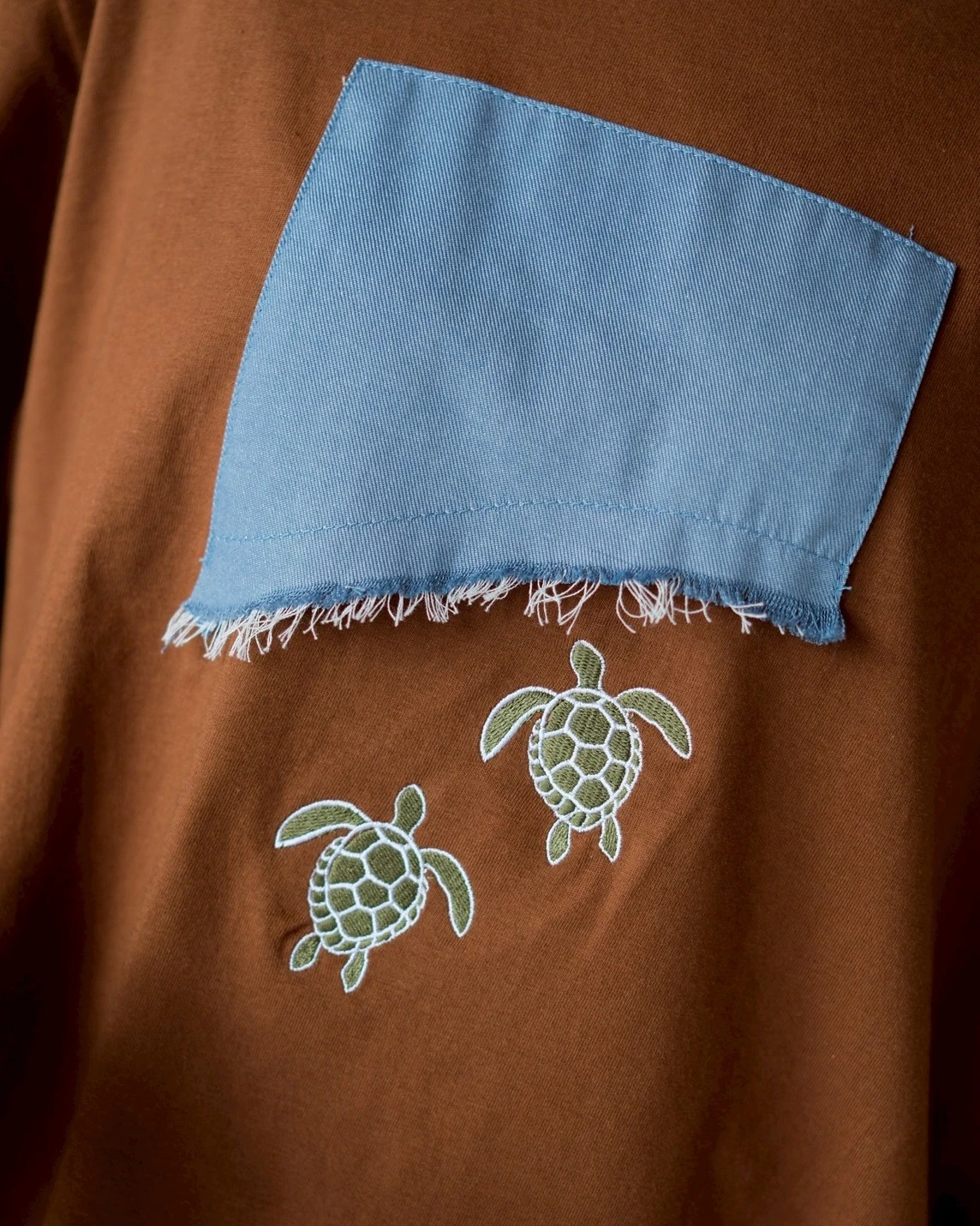 Alternative view of Chelo Longsleeve Brown