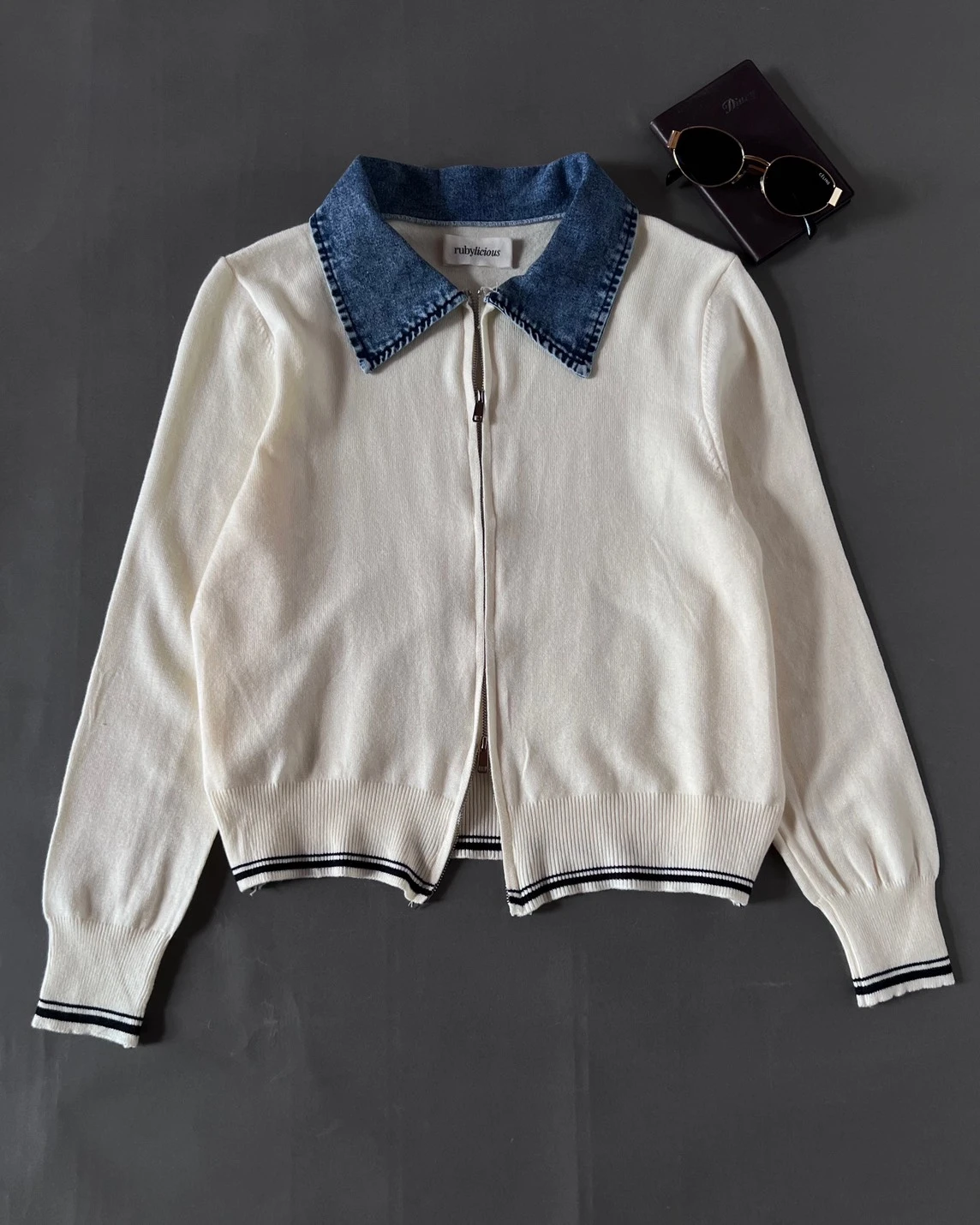 Hevaria Longsleeve Kode 144M Ivory - Image 2