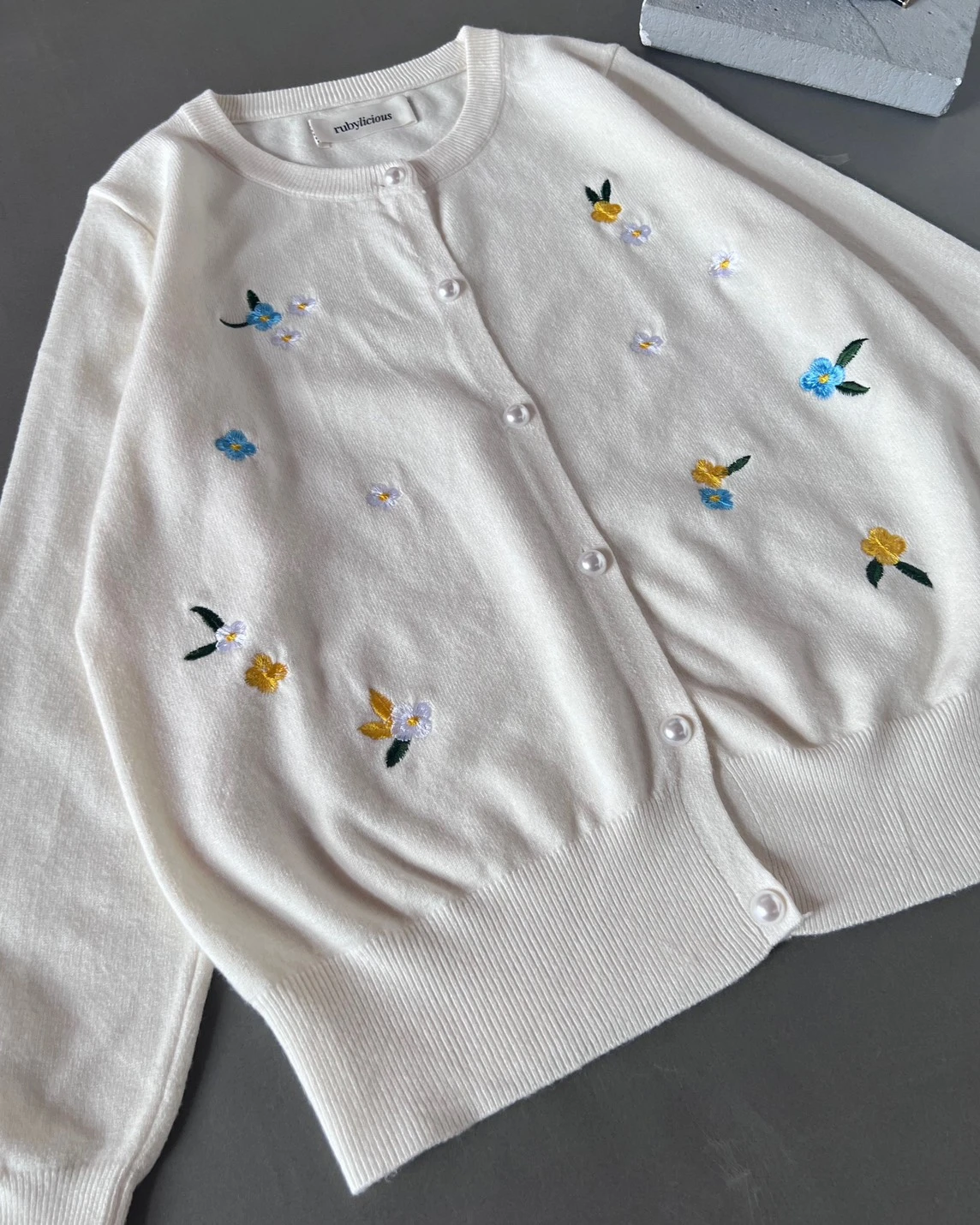 Mazola Cardi Broken White