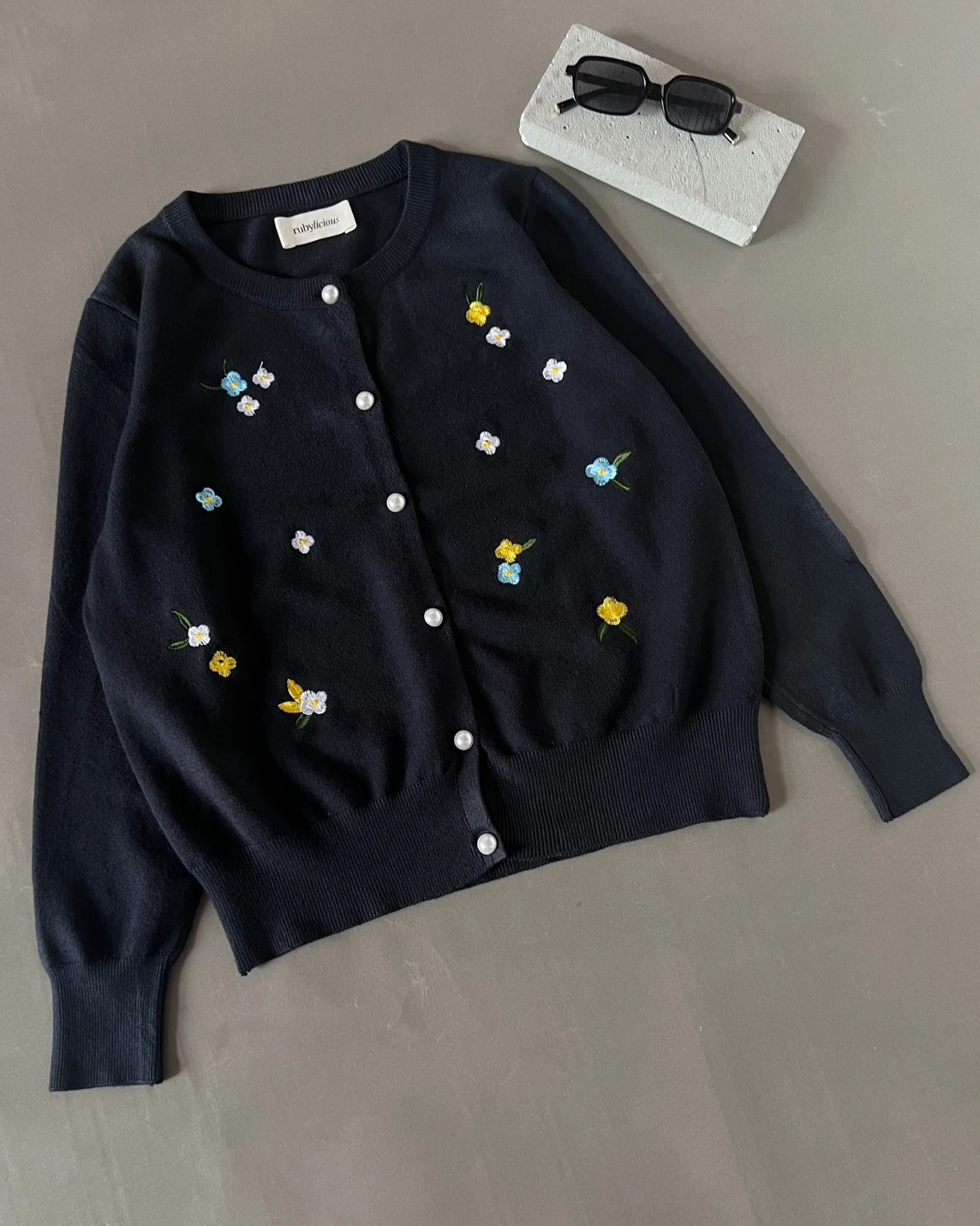 Alternative view of Mazola Cardi Black