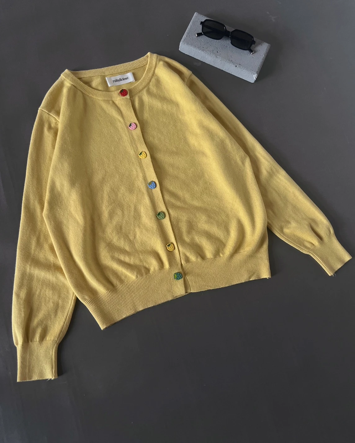 Alternative view of Avriel Cardi Kode 708N Yellow
